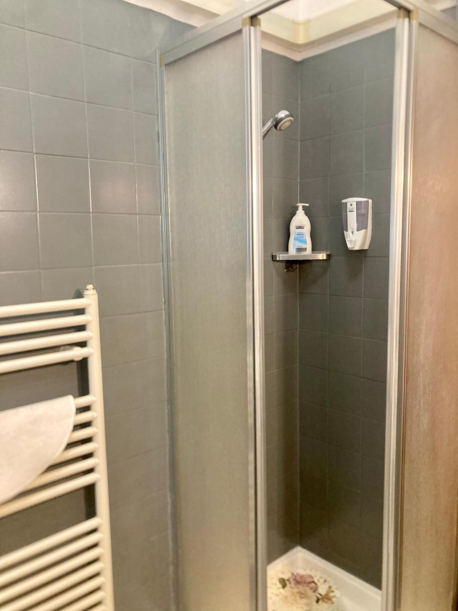Ai Do Fradei Apartment Mestre Luaran gambar